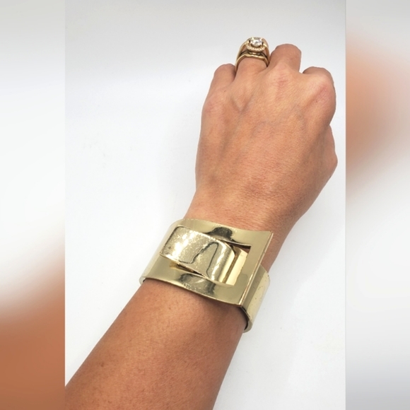 Jewelry - Gold Crossover Buckle Style Hinged Bracelet Vintage Retro 80s